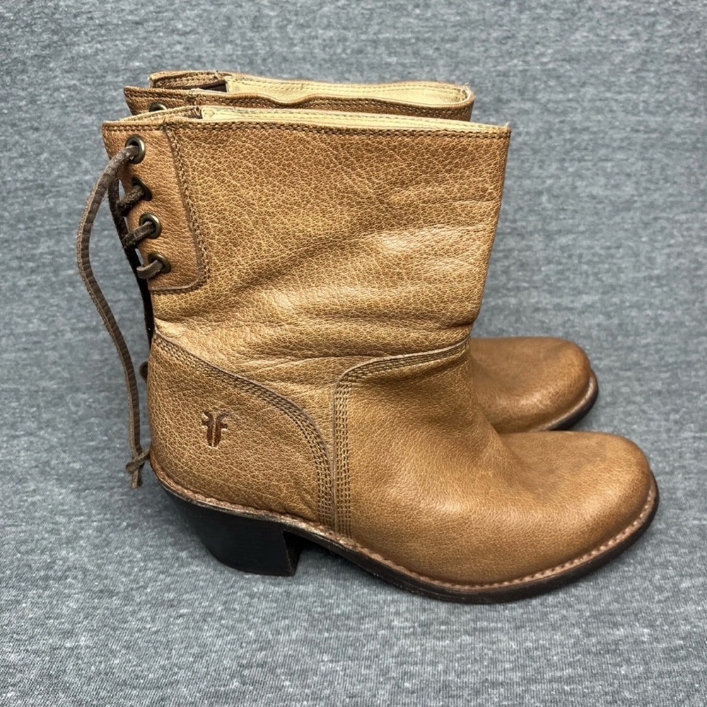 Frye ‘Carmen’ Short Back Lace Boots Size 6B